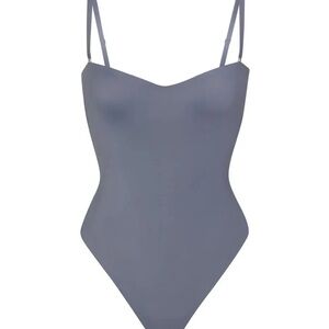 Skims contour lift bodysuit L